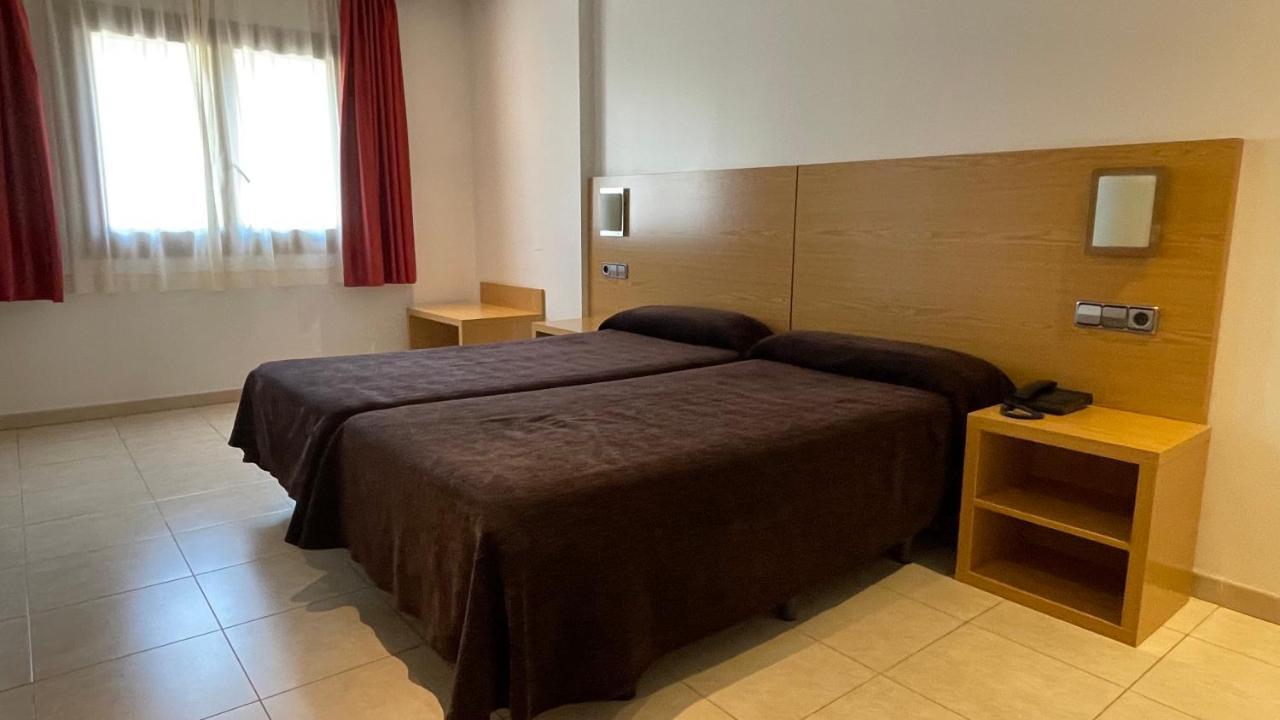 Hotel Font Del Pla La Jonquera Eksteriør bilde